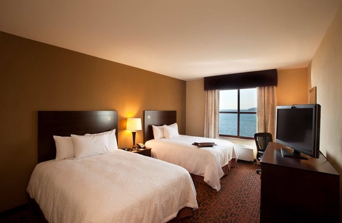 Marquette Hotel | Hampton Inn Marquette/Waterfront