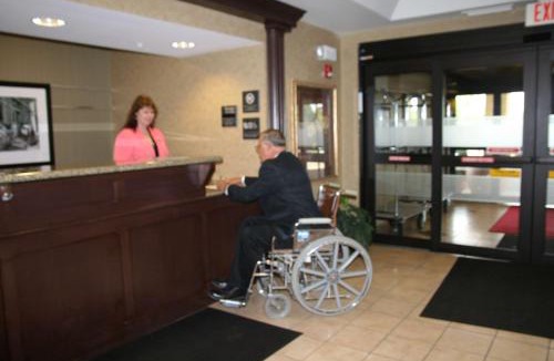 Marshall Hotel | Hampton Inn Marshall