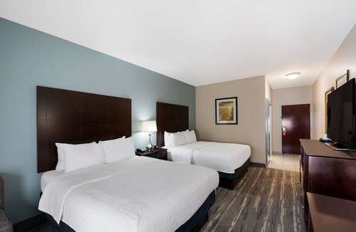 Marshall Hotel | Hampton Inn Marshall