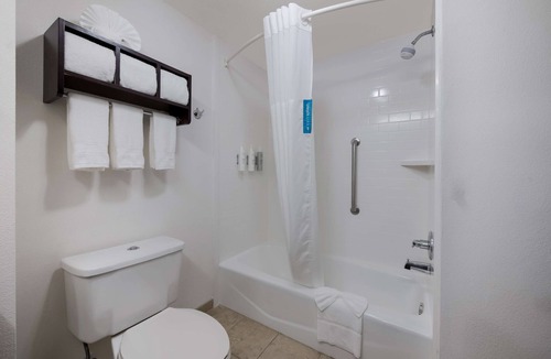 Marshall Hotel | Hampton Inn Marshall