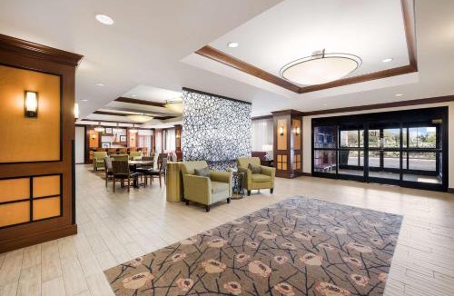 McHenry Hotel | Hampton Inn McHenry