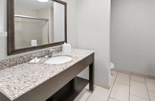Otterbien Home Hotel | Hampton Inn Middletown