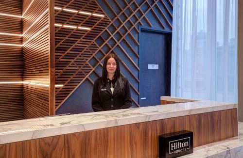 Chinatown Hotel | Hampton Inn Montreal Downtown, Qc