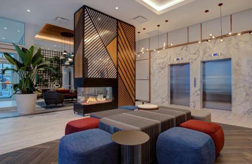 Chinatown Hotel | Hampton Inn Montreal Downtown, Qc