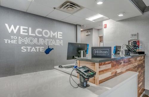Morgantown Hotel | Hampton Inn Morgantown