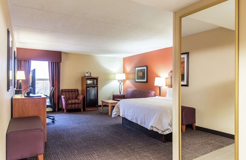 Norton Shores Hotel | Hampton Inn Muskegon