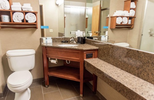 Norton Shores Hotel | Hampton Inn Muskegon