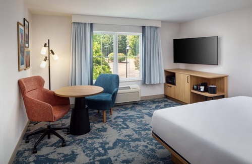 Nashua Hotel | Hampton Inn Nashua