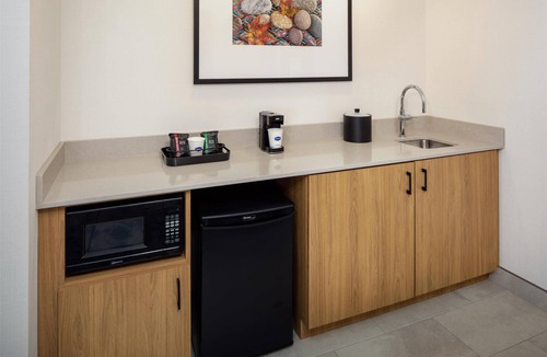 Nashua Hotel | Hampton Inn Nashua