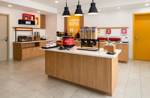 Neptune City Hotel | Hampton Inn Neptune/Wall