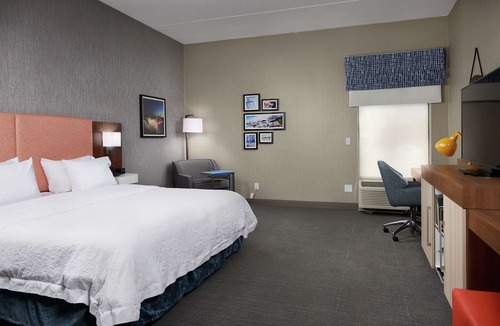 Downtown Niagara Falls Hotel | Hampton Inn Niagara Falls