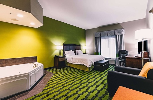 Niagara Falls Hotel | Hampton Inn Niagara Falls/Blvd