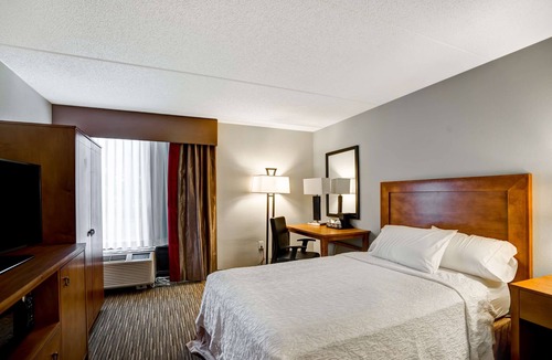 Fleet Hotel | Hampton Inn Norfolk-Naval Base