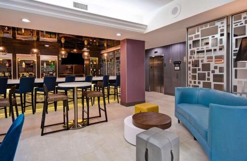 Queens Hotel | Hampton Inn NY-JFK
