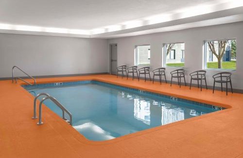 Olathe Hotel | Hampton Inn Olathe