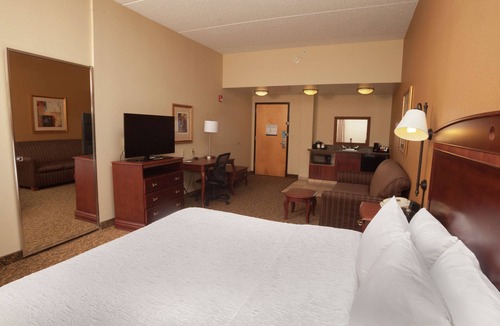 Oneonta Hotel | Hampton Inn Oneonta