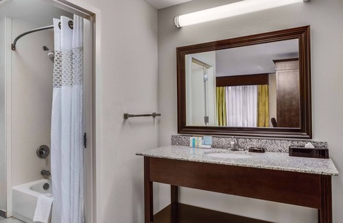 Ozark Hotel | Hampton Inn Ozark