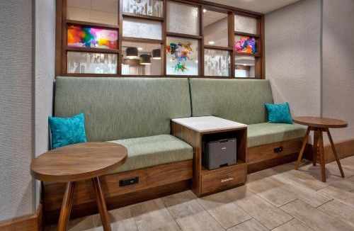 Paris Hotel | Hampton Inn Paris, Tn