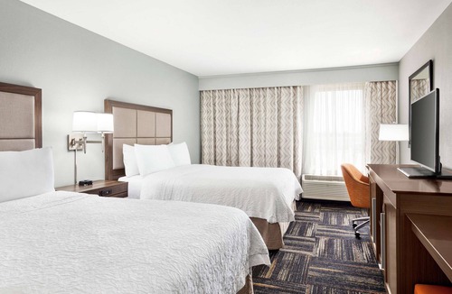 Paris Hotel | Hampton Inn Paris