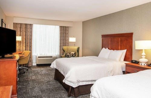 Cedar Knolls Hotel | Hampton Inn Parsippany