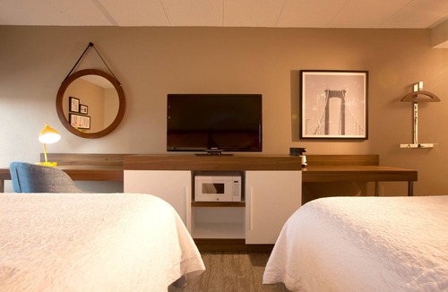 Deepwater Hotel | Hampton Inn Pennsville