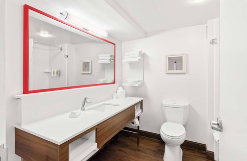 Deepwater Hotel | Hampton Inn Pennsville