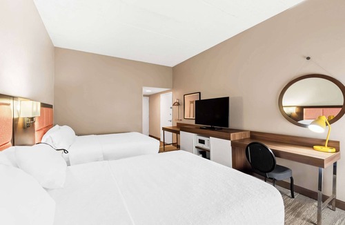 Deepwater Hotel | Hampton Inn Pennsville