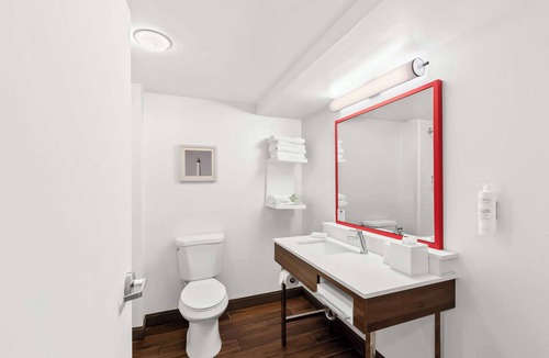 Deepwater Hotel | Hampton Inn Pennsville