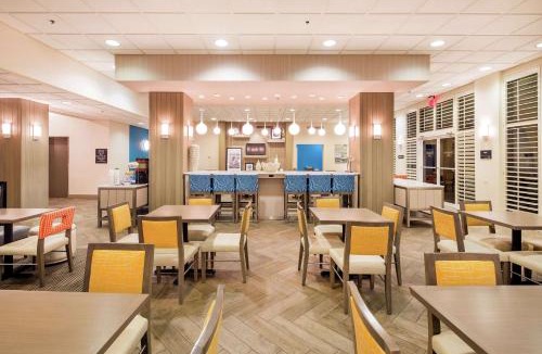 Plaza Primera Hotel | Hampton Inn Pensacola Beach