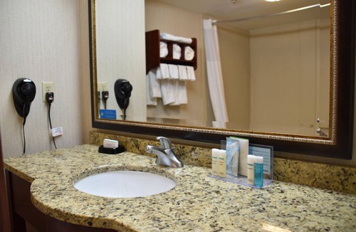 Perry Hotel | Hampton Inn Perry