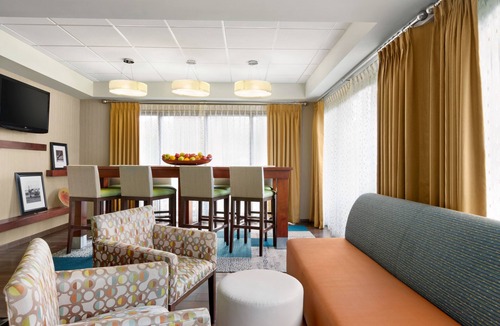 Mount Laurel Hotel | Hampton Inn Philadelphia Mt. Laurel