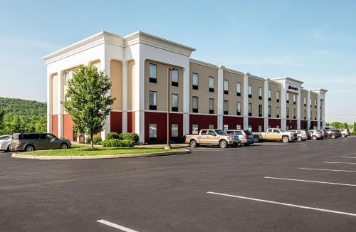 Pine Grove Hotel | Hampton Inn Pine Grove