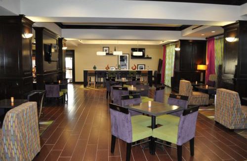 Pleasanton Hotel | Hampton Inn Pleasanton