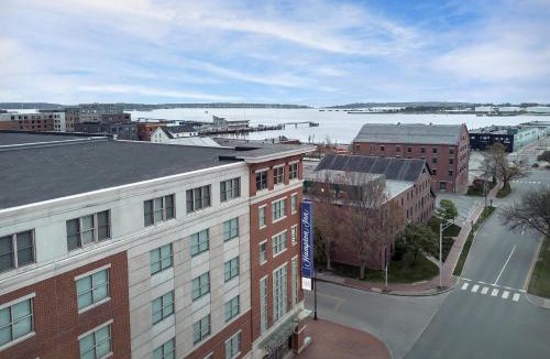 East Bayside Hotel | Hampton Inn Portland Downtown Waterfront