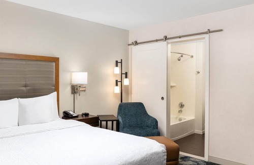 Wilkes East Hotel | Hampton Inn Portland East