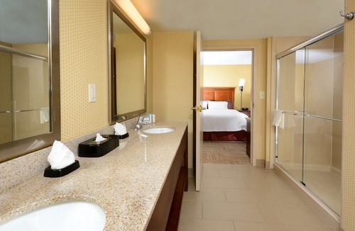Northeast Raleigh Hotel | Hampton Inn Raleigh-Capital Blvd. North