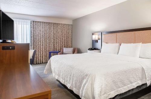 Rockford Hotel | Hampton Inn Rockford