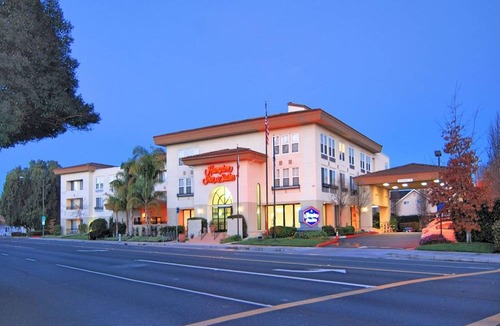 Jackson Park Hotel | Hampton Inn & Suites Mountain View