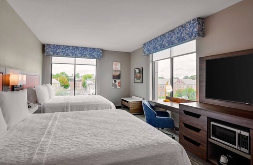 Salem Hotel | Hampton Inn Salem Boston