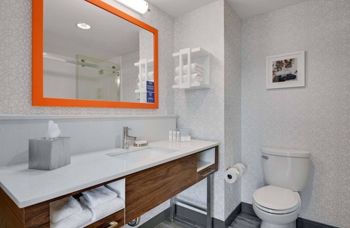 Salem Hotel | Hampton Inn Salem Boston