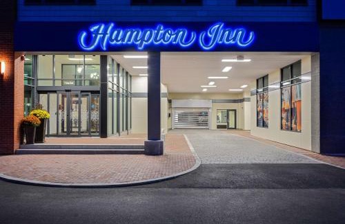 Salem Hotel | Hampton Inn Salem, Ma
