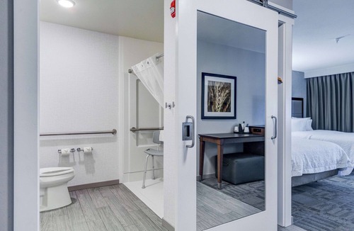 Salina Hotel | Hampton Inn Salina