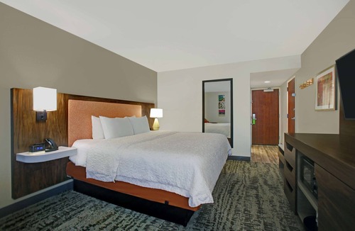 South Salisbury Hotel | Hampton Inn Salisbury
