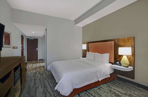 South Salisbury Hotel | Hampton Inn Salisbury