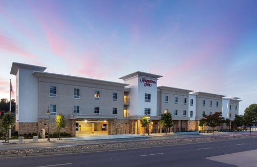 Westside Santa Cruz Hotel | Hampton Inn Santa Cruz West, Ca