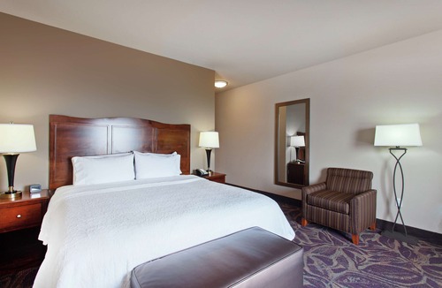 Port Gardner Hotel | Hampton Inn Seattle/Everett