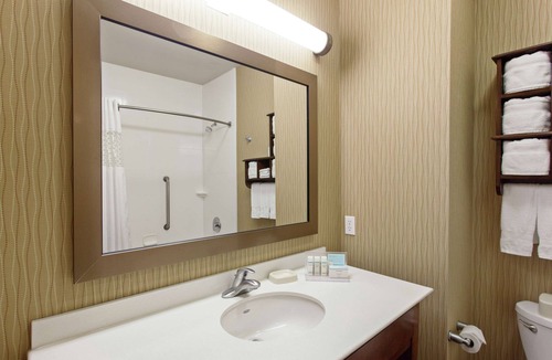 Port Gardner Hotel | Hampton Inn Seattle/Everett