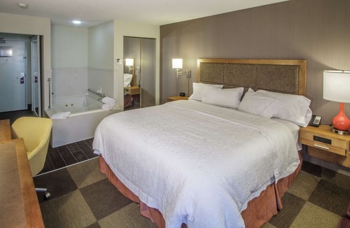 South Haven Hotel | Hampton Inn South Haven