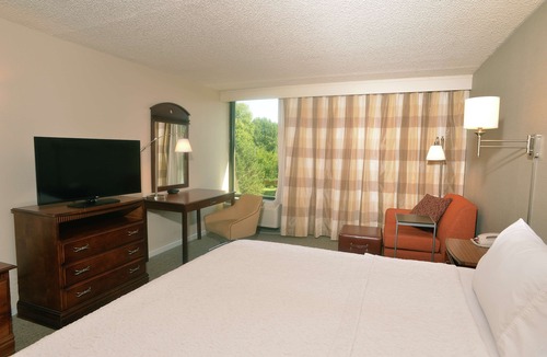 Springfield Hotel | Hampton Inn Springfield-South