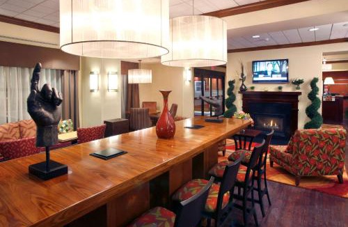 Enfield Hotel | Hampton Inn Springfield South Enfield